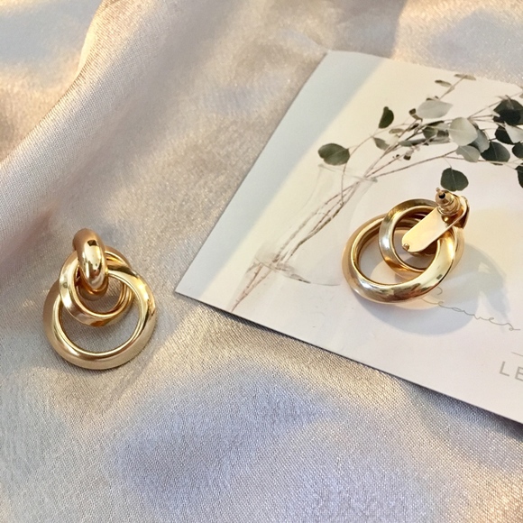 Knotted Twist Abstract Gold Minimalist Earrings - Picture 8 of 10